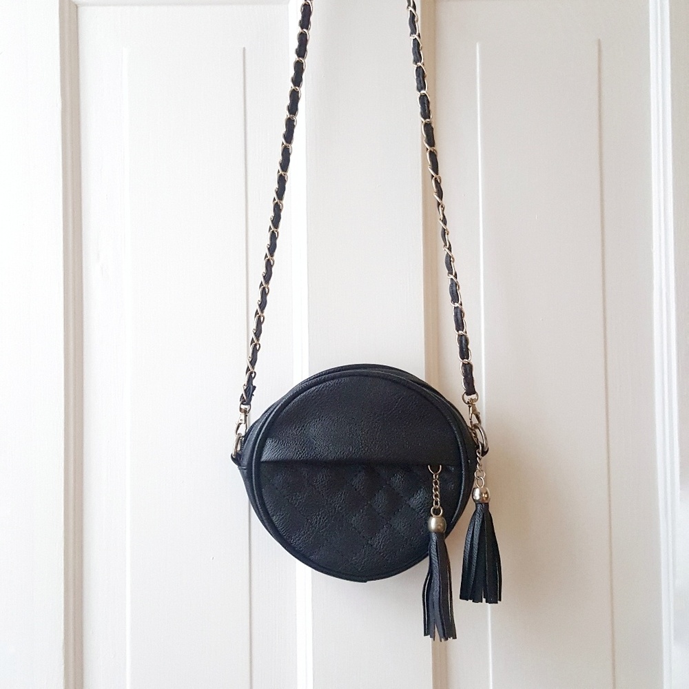 Quilted Tassle Crossbody Bag
